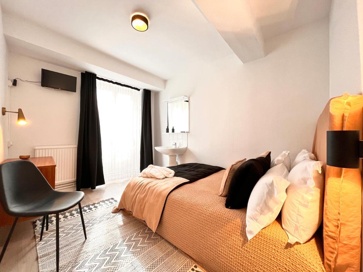 Hotel Du Commerce Cluny Buitenkant foto